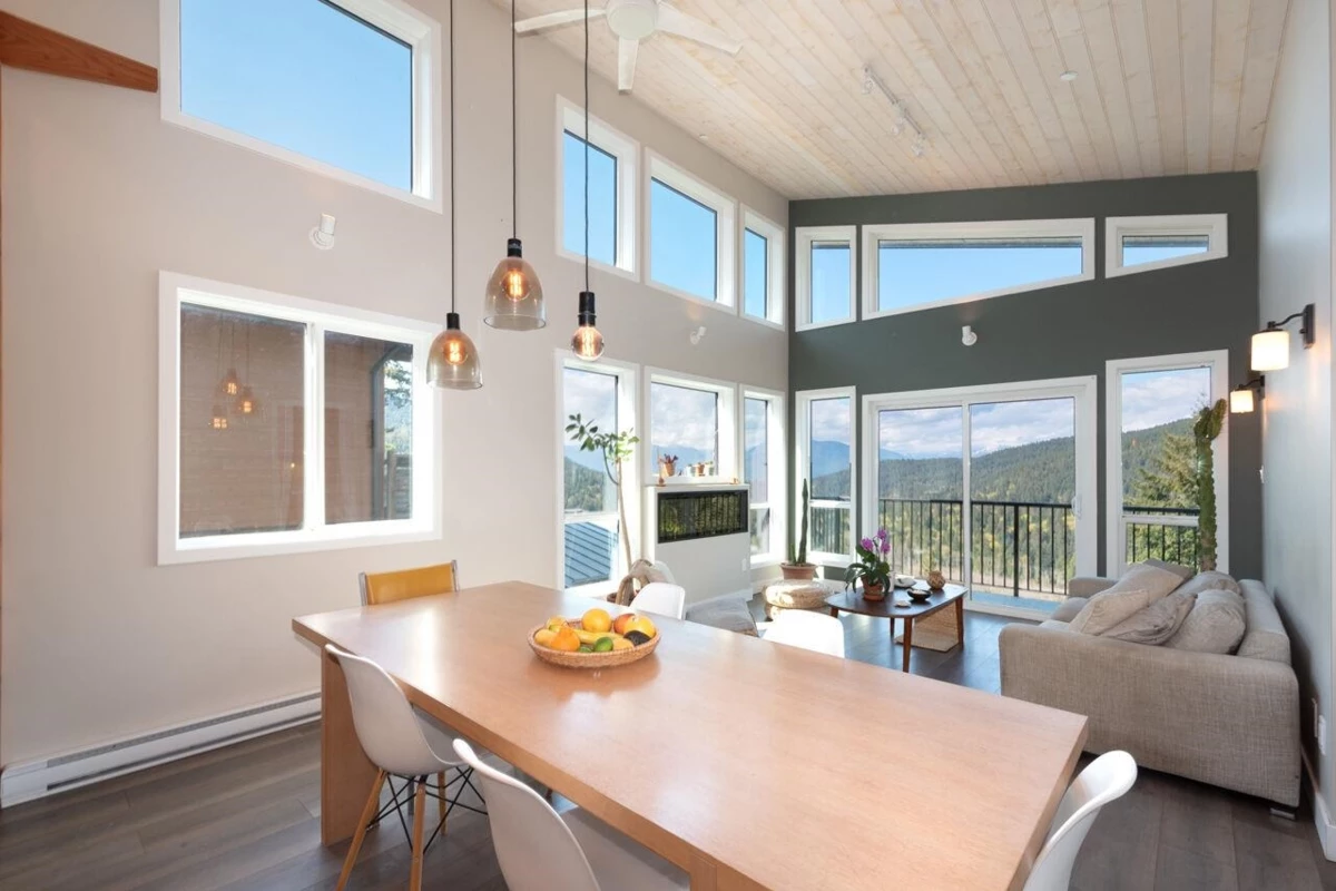 Living Room Photo of 897 Rivendell Drive, Bowen Island, BC
