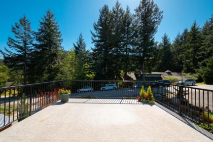 Garden / Landscaping Photo of 897 Rivendell Drive, Bowen Island, BC