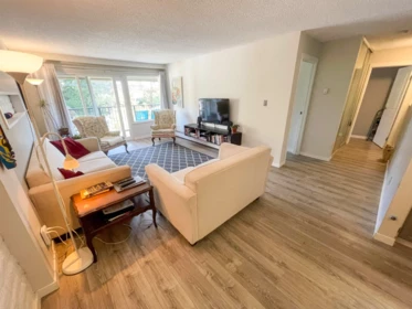 Breakfast Nook Photo of 205 1351 Martin Street, White Rock, BC