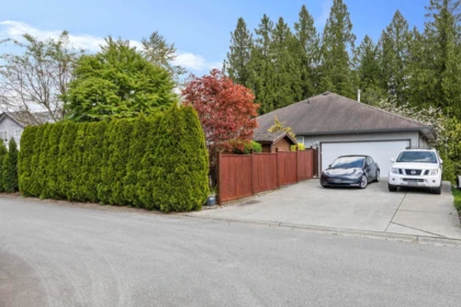 Front Yard Photo of 11377 Creekside Street, Maple Ridge, BC