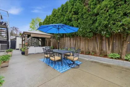 Hot Tub / Spa Photo of 22727 127th Avenue, Maple Ridge, BC