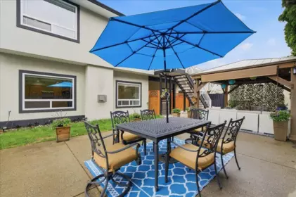 Swimming Pool Photo of 22727 127th Avenue, Maple Ridge, BC