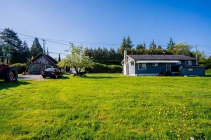 Community Amenities Photo (Clubhouse) of 15675 40th Avenue, Surrey, BC