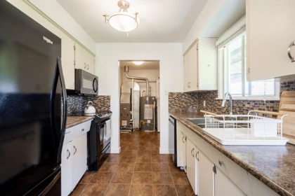 Entry Foyer Photo of 15675 40th Avenue, Surrey, BC