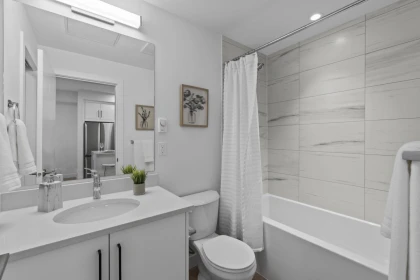 Primary Bathroom Photo of 308 33820 South Fraser Way, Abbotsford, BC
