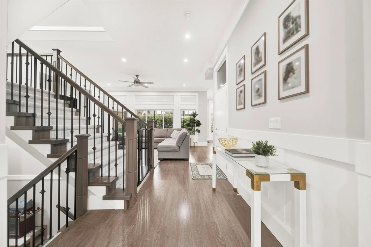 Dining Area Photo of 18356 68 Avenue, Surrey, BC