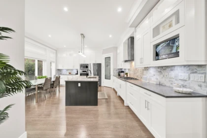Breakfast Nook Photo of 18356 68 Avenue, Surrey, BC
