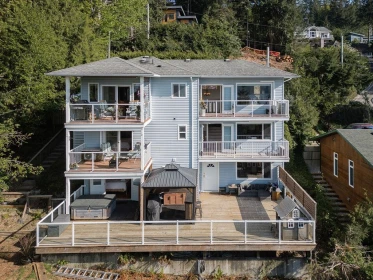Hot Tub / Spa Photo of 5872 Deerhorn Drive, Gibsons, BC
