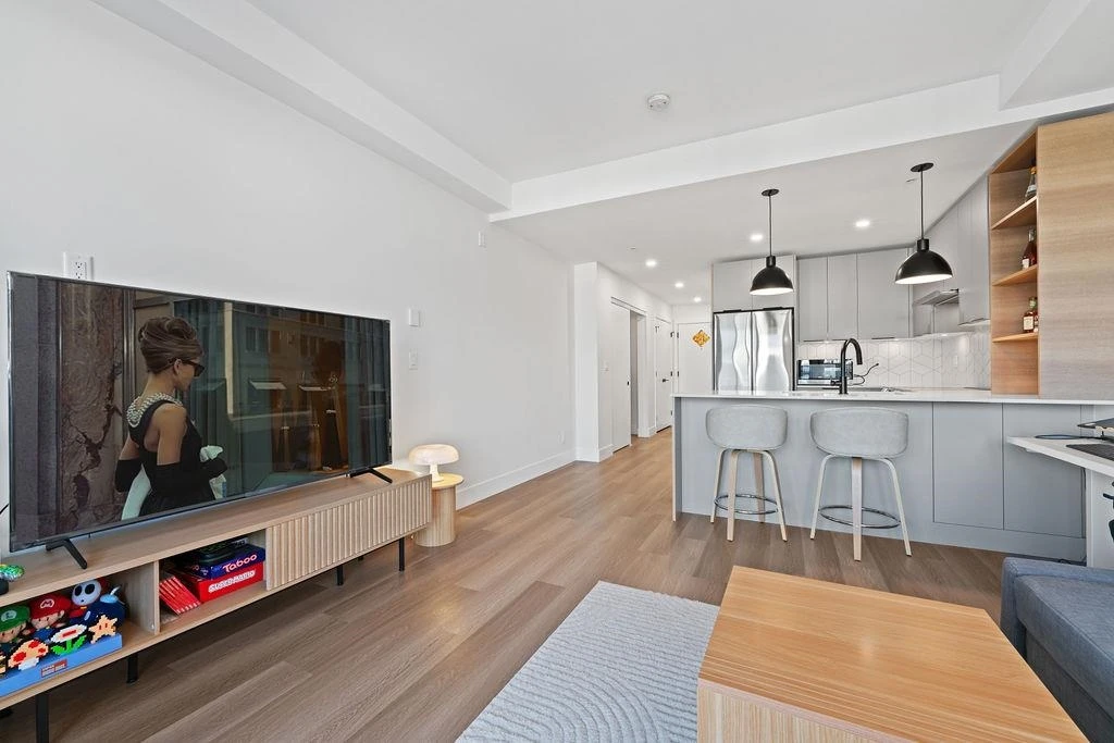 Family Room Photo of 615 10778 138 Street, Surrey, BC