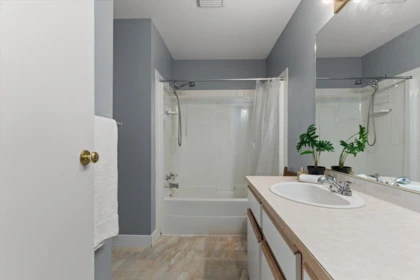 Hallway Photo of 35 45435 Knight Road, Chilliwack, BC