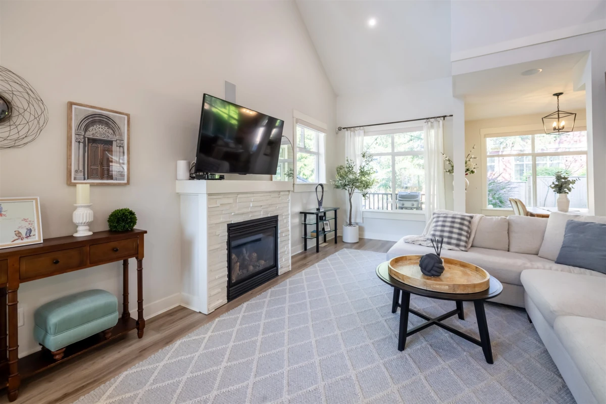 Dining Area Photo of 32 15237 36 Avenue, Surrey, BC