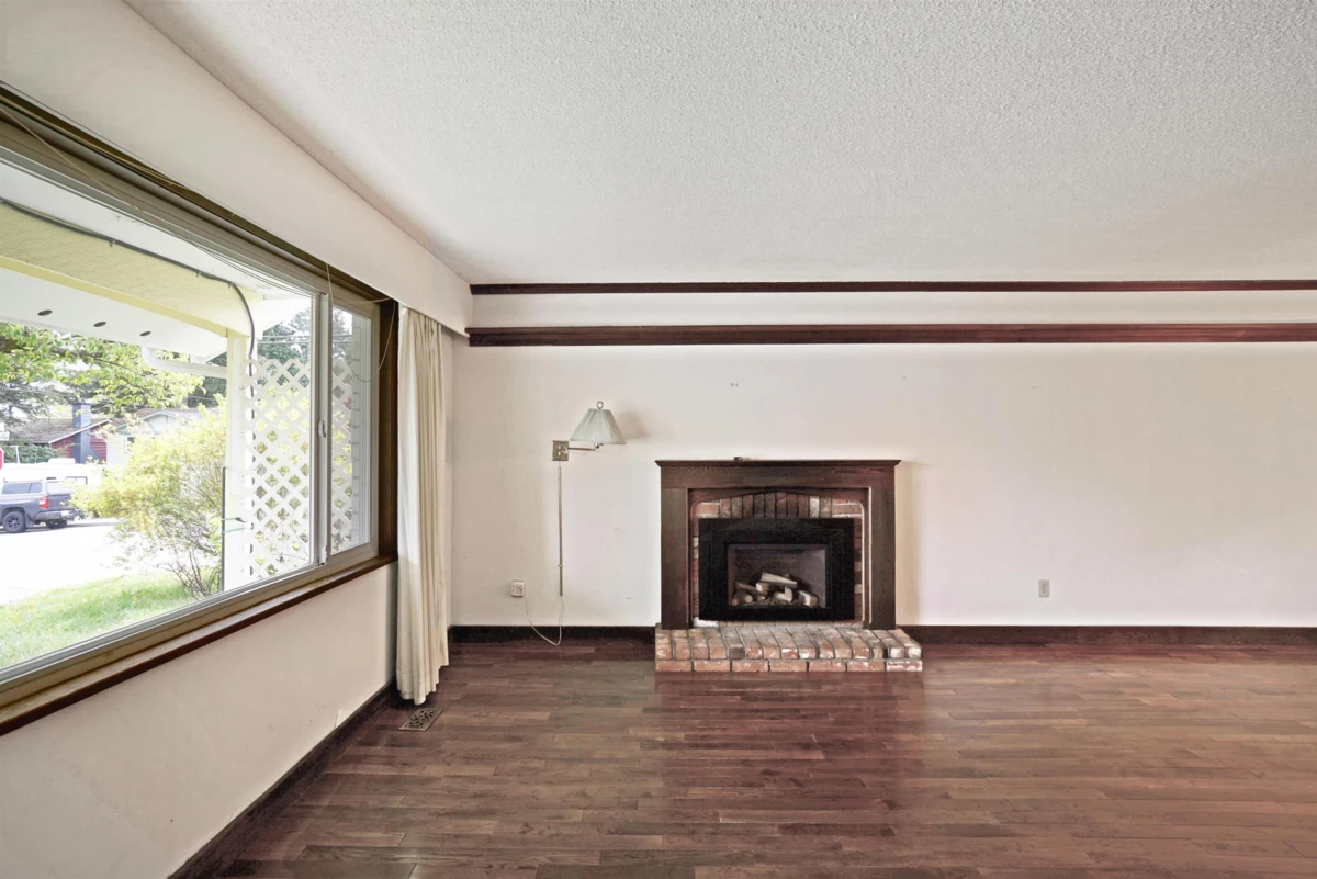 Dining Area Photo of 1523 Parker Place, White Rock, BC