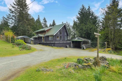 Community Amenities Photo (Clubhouse) of 412 Wood Dale Drive, Mayne Island, BC