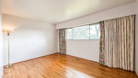 Walk-In Closet Photo of 6167 Broadway, Burnaby, BC