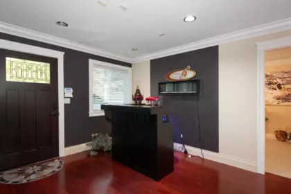 Entry Foyer Photo of 5671 Westport Road, West Vancouver, BC