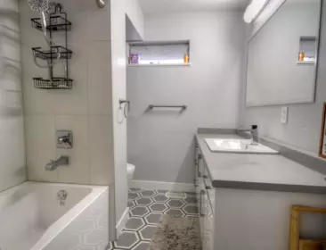 Guest Bathroom Photo of 12901 98b Avenue, Surrey, BC