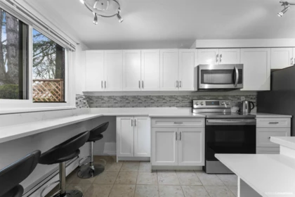 Primary Bathroom Photo of 207 13931 74 Avenue, Surrey, BC