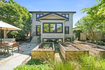 Aerial View of 125 W 39th Avenue, Vancouver, BC
