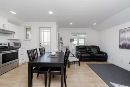 Hallway Photo of 903 Walls Avenue, Coquitlam, BC