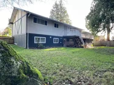 Garden / Landscaping Photo of 1409 Windsor Crescent, Delta, BC