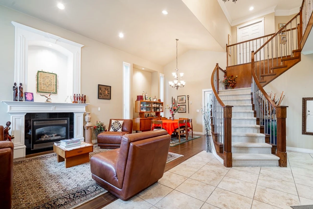 Living Room Photo of 15128 68a Avenue, Surrey, BC