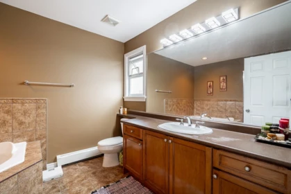 Entry Foyer Photo of 15128 68a Avenue, Surrey, BC