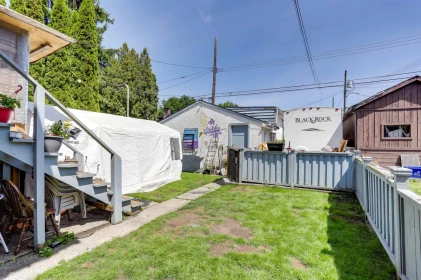 Breakfast Nook Photo of 936 Nanaimo Street, Vancouver, BC