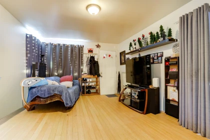 Loft / Bonus Room Photo of 936 Nanaimo Street, Vancouver, BC