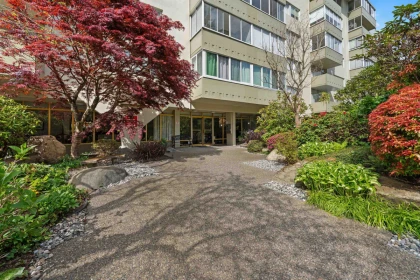 Mudroom Photo of 212 1425 Esquimalt Avenue, West Vancouver, BC