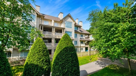 211 2985 Princess Crescent, Coquitlam, BC, Coquitlam — Apartment/Condo for sale