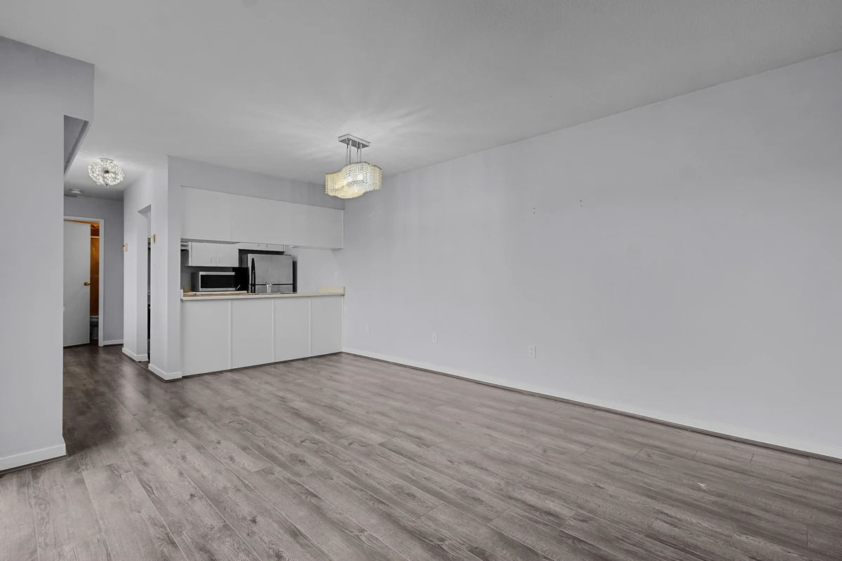 Family Room Photo of 303 458 E 44th Avenue, Vancouver, BC