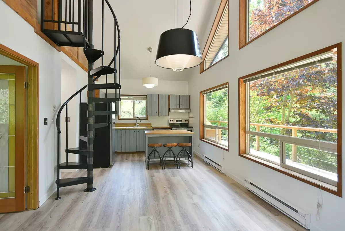 Living Room Photo of 5794 Trout Lake Road, Halfmoon Bay, BC