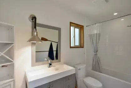 Primary Bathroom Photo of 5794 Trout Lake Road, Halfmoon Bay, BC