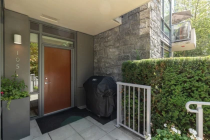 Front Yard Photo of 105 680 Seylynn Crescent, North Vancouver, BC