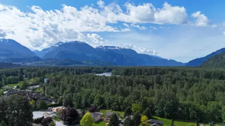 Front Yard Photo of 21 1500 Judd Road, Squamish, BC
