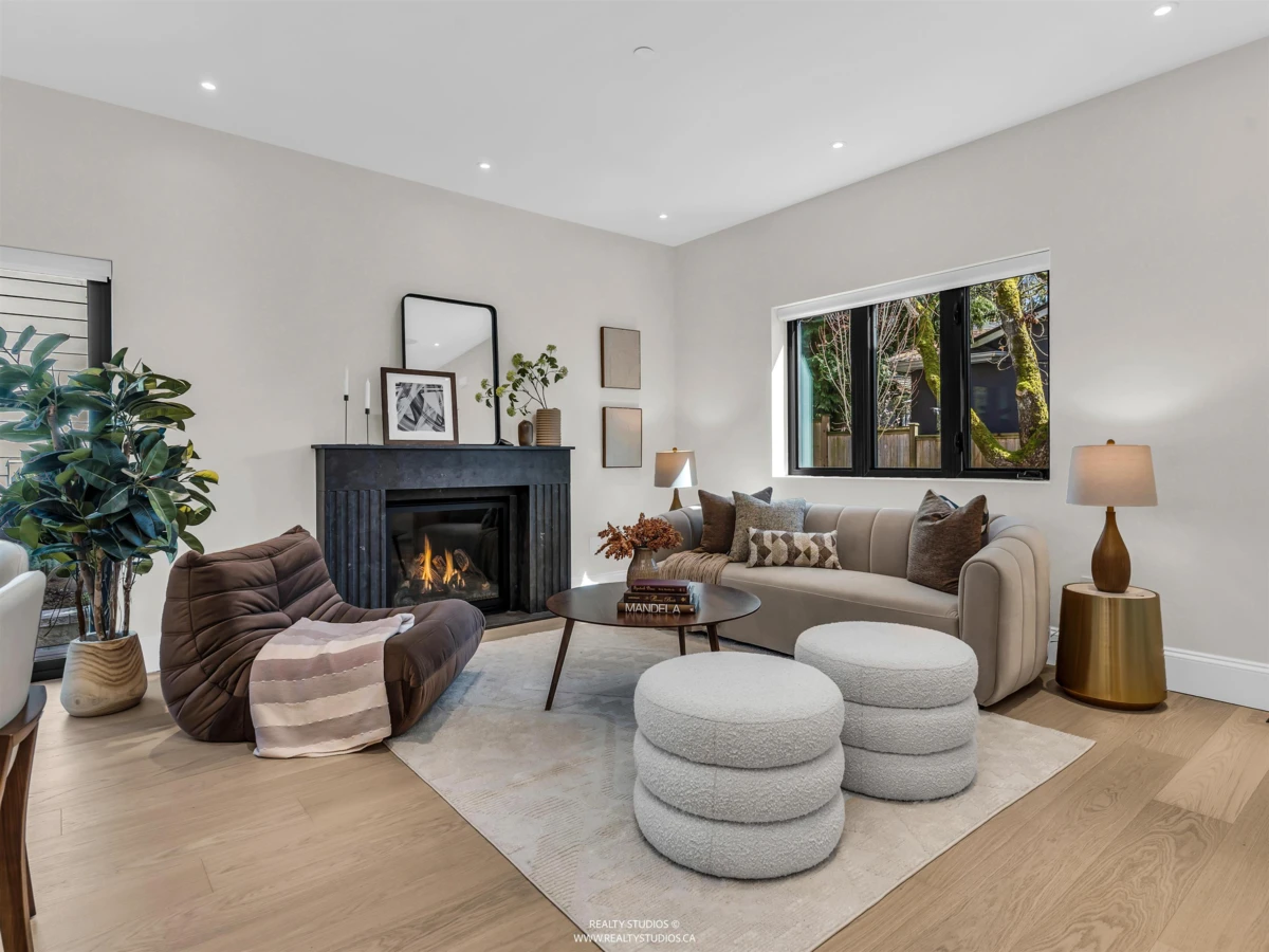 Family Room Photo of 2 4088 Maple Crescent, Vancouver, BC