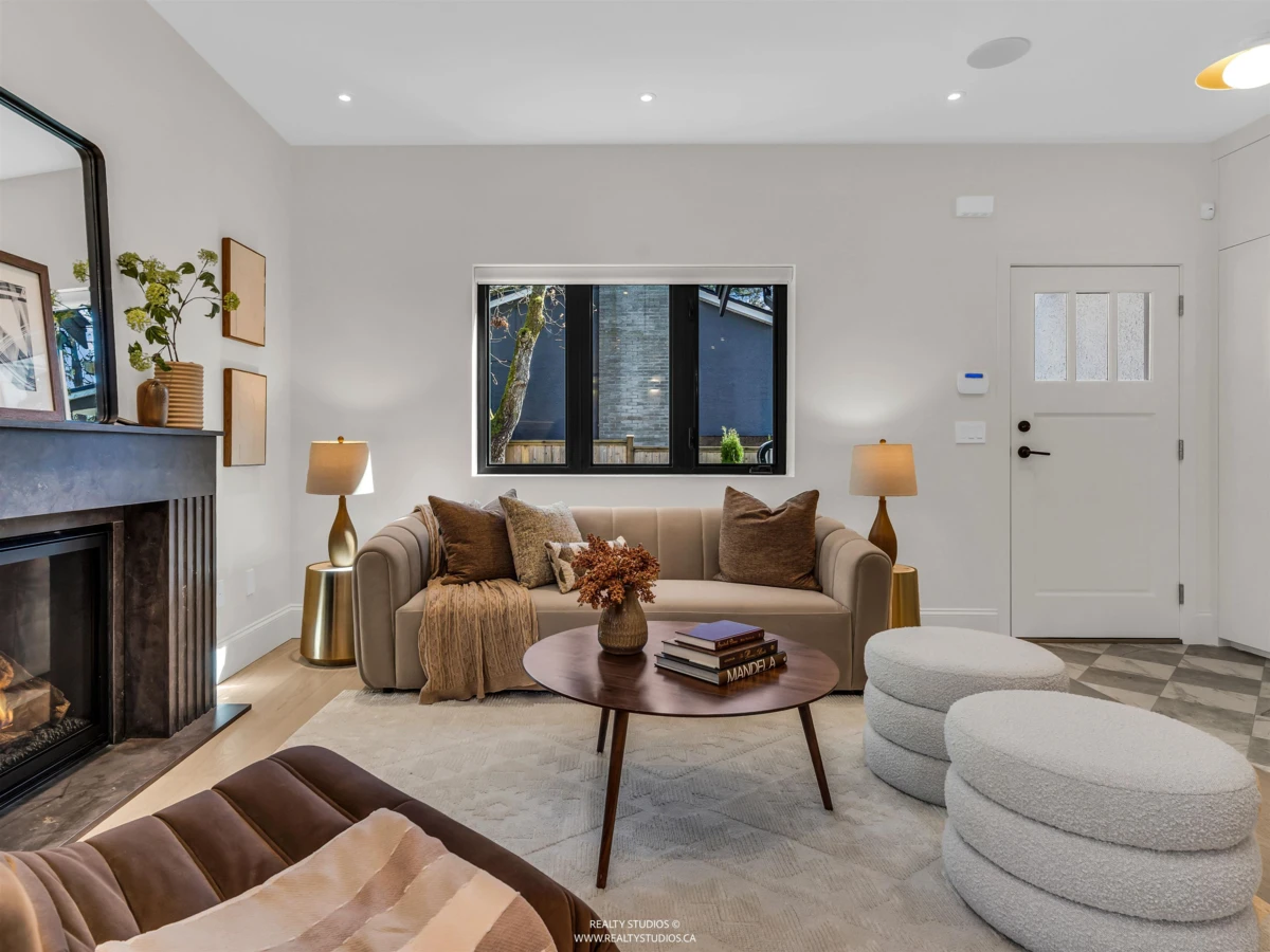 Living Room Photo of 2 4088 Maple Crescent, Vancouver, BC
