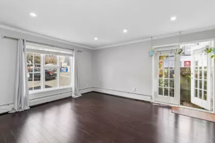 102 120 W 17th Street, North Vancouver, BC, North Vancouver — Apartment/Condo for sale