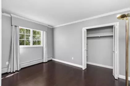 Walk-In Closet Photo of 102 120 W 17th Street, North Vancouver, BC