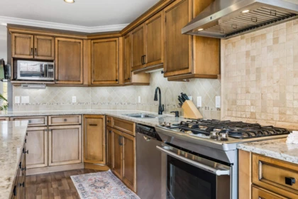 Kitchen Photo of 11 35931 Empress Drive, Abbotsford, BC