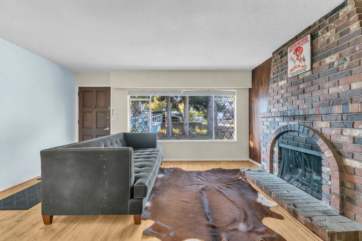 Family Room Photo of 1144 Rochester Avenue, Coquitlam, BC