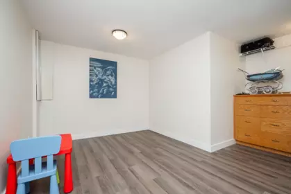 Hallway Photo of 33090 Best Avenue, Mission, BC