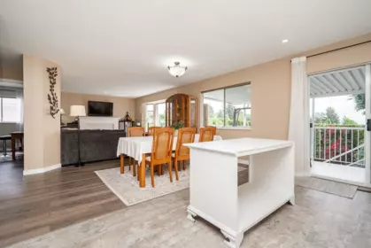 Kitchen Photo of 33090 Best Avenue, Mission, BC