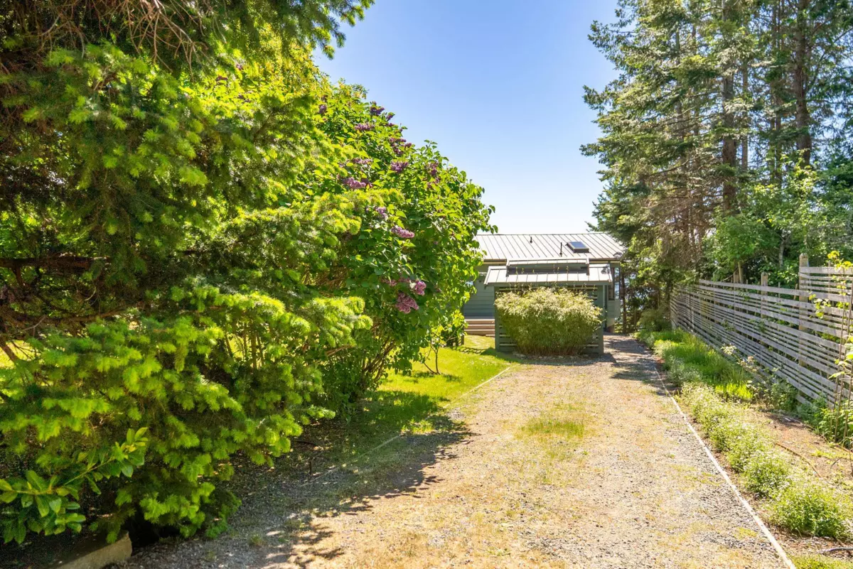 Dining Area Photo of 2659 Schooner Way, Pender Island, BC