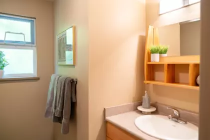 Hallway Photo of 2659 Schooner Way, Pender Island, BC