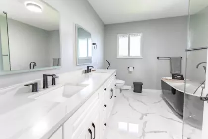 Powder Room Photo of 6341 43a Avenue, Delta, BC