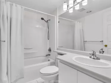 Powder Room Photo of 204 876 W 16th Avenue, Vancouver, BC