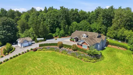 Community Amenities Photo (Clubhouse) of 30935 Harris Road, Abbotsford, BC