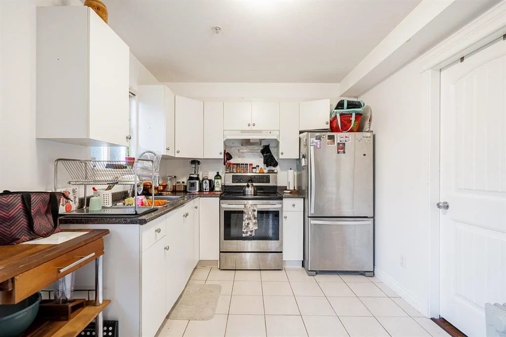 Dining Area Photo of 2849 Lakewood Drive, Vancouver, BC