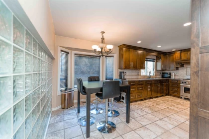 Guest Bathroom Photo of 32155 Clinton Avenue, Abbotsford, BC